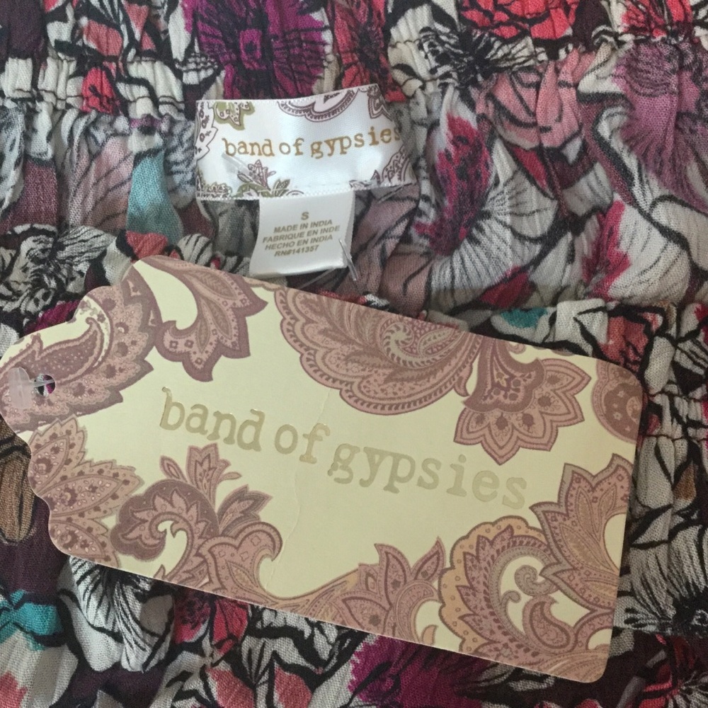 BAND OF GYPSIES Crop Top Off Shoulder Sz S NWT - Picture 7 of 7